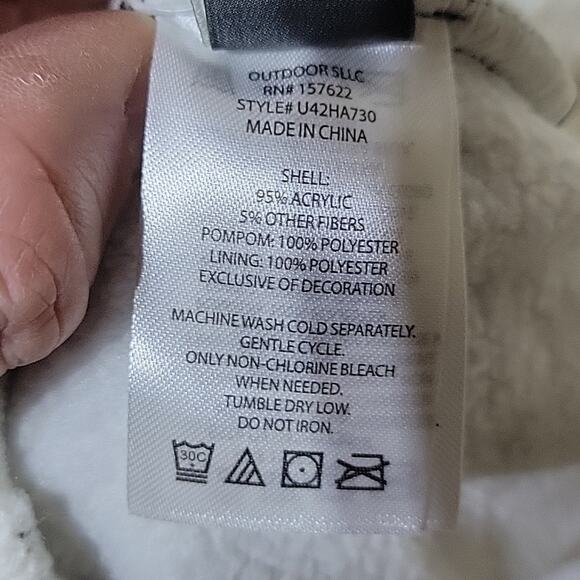 Eddie Bauer Kids Fleece Lined Cable Knit Hat, Black/Silver Threading, NWT - Picture 6 of 8